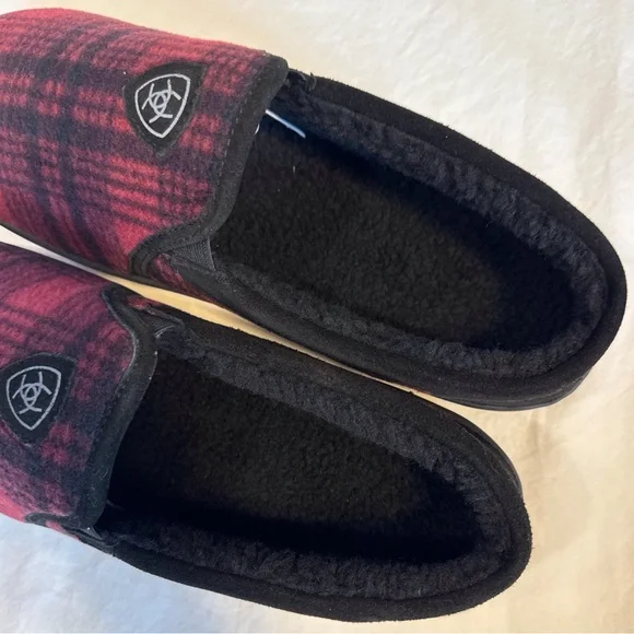 ARIAT New in Gift Tin Plaid Felt Men’s Fleece Slippers - Picture 8 of 14